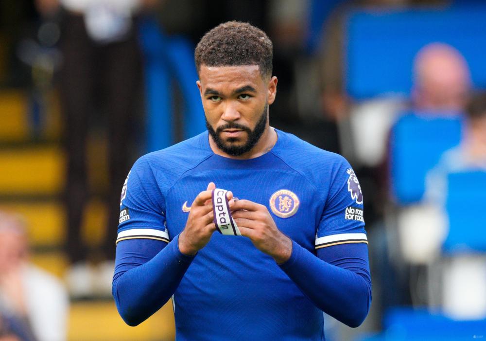 开云棋牌官方网站姆巴佩巅峰对决，詹姆斯与60激战巴黎圣日耳曼分钟，赛况扑朔迷离胜负难料！的简单介绍