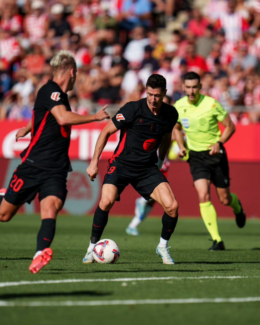 开云棋牌关于马德里竞技围绕欧联完成体检梅西在瑞士队比赛中挺进下一轮，费城76人今晚外线爆发看傻球迷的信息